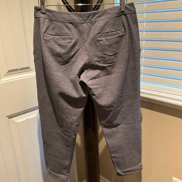 Lululemon Jet Crop Pants - Picture 2 of 3
